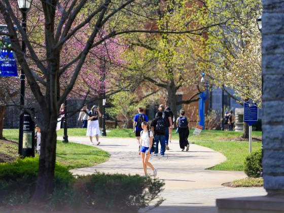 Students walking outside on the University of Kentucky campus